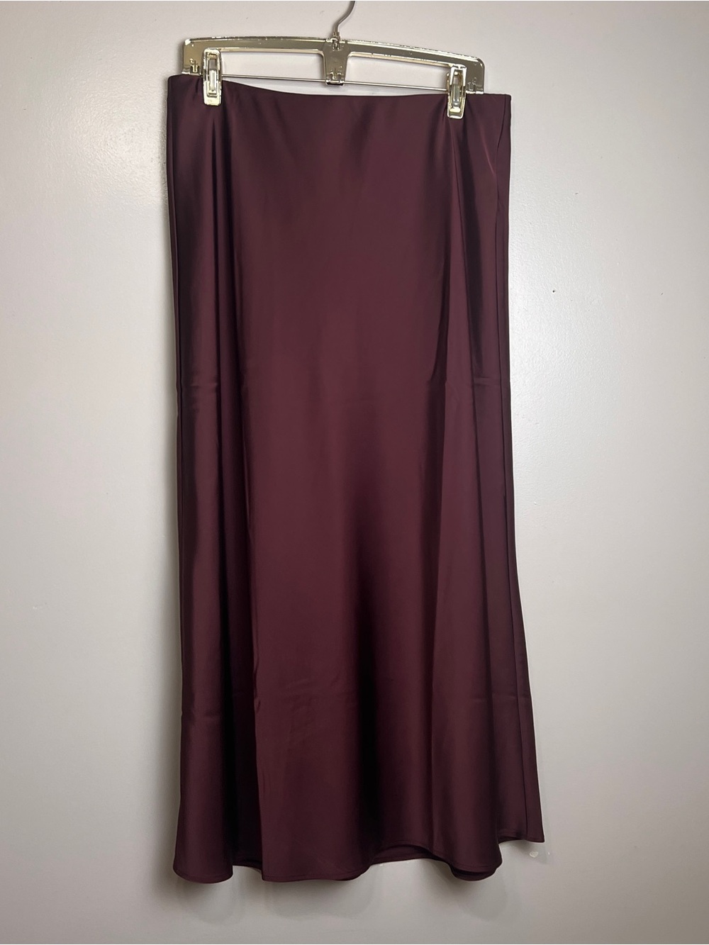 Sincerely Jules Satin Slip Maxi Skirt in Burgundy/Plum Shade, Size L, NWOT